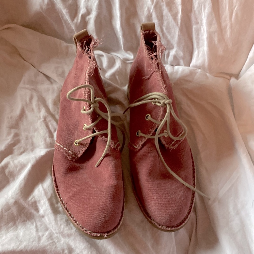 Bussola Linen Distressed Red Lace Up Booties size 41. good used condition